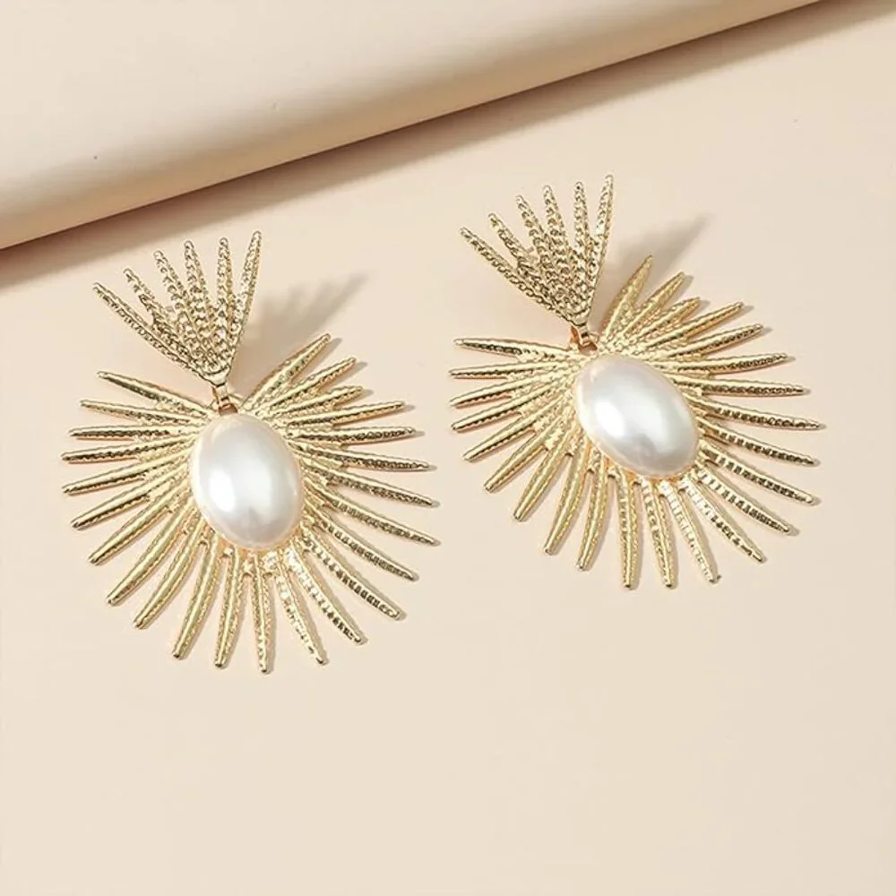 Radiance Gold Large Pearl Heart Crown Sunburst Beam Ray Regal Royal Earring - Picture 4 of 5
